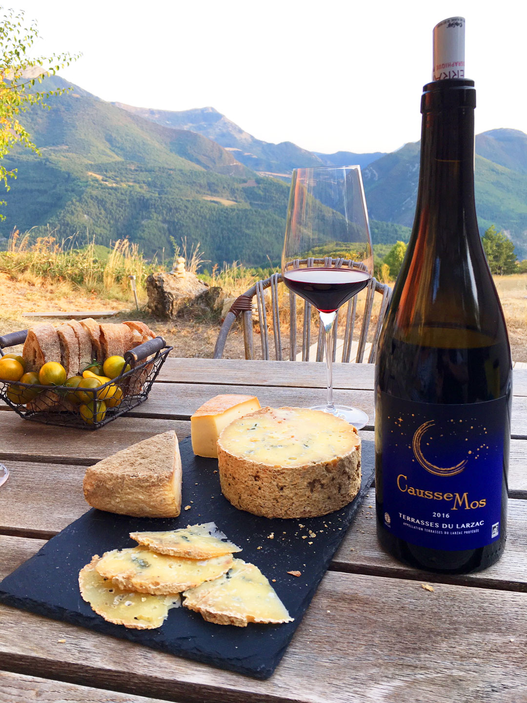 Vin et fromage, pause gourmande à Auberge Le Domanial